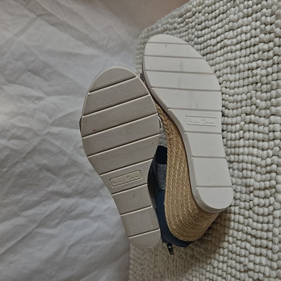 Me Too Womens Gilly 15 Blue Faux Leather Stretch Wedge Heels Shoes size 10 - Picture 5 of 6